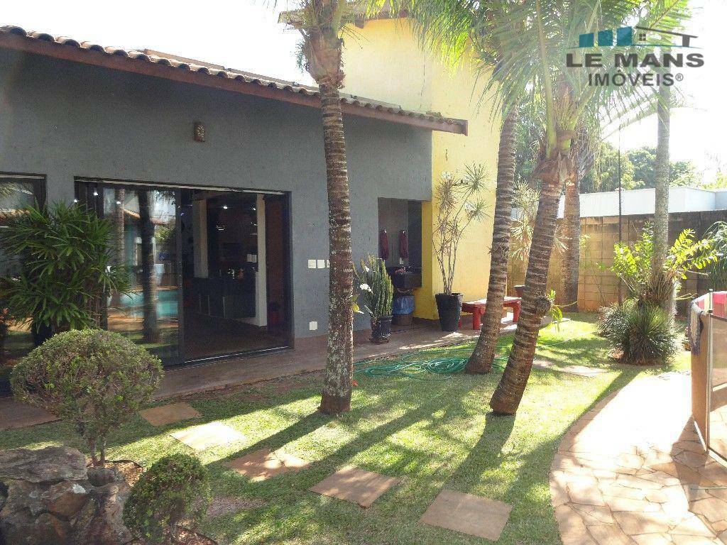 Casa de Condomínio à venda e aluguel com 4 quartos, 600m² - Foto 52