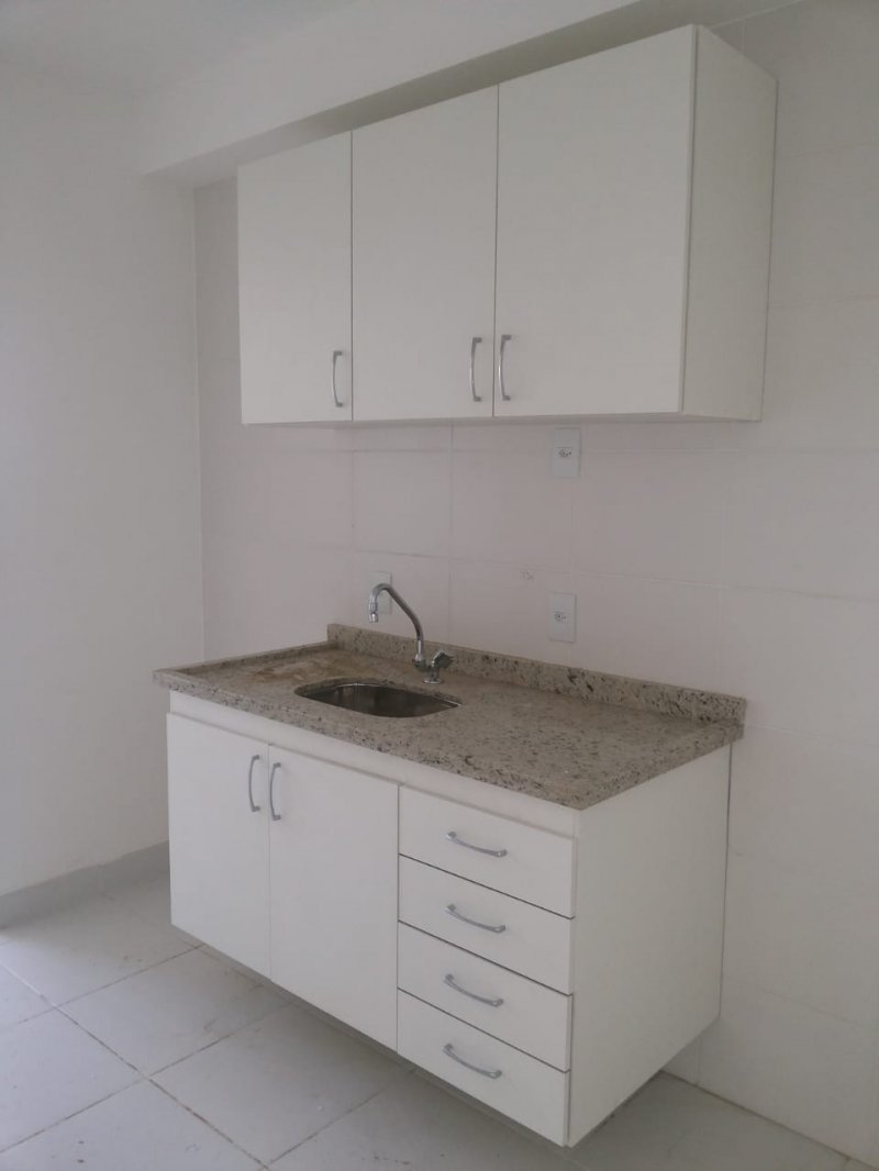 Apartamento à venda com 2 quartos, 63m² - Foto 9