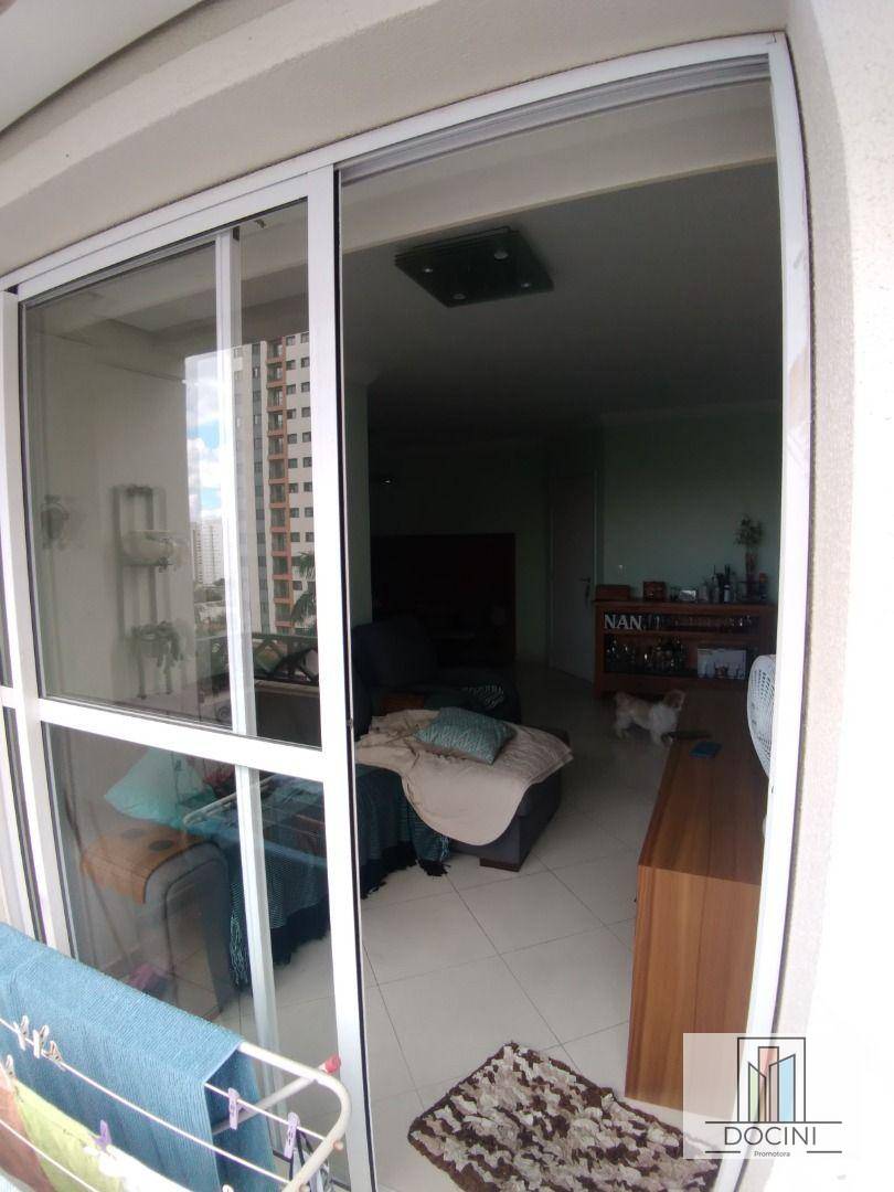 Apartamento à venda com 3 quartos, 75m² - Foto 3