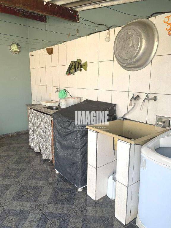 Sobrado à venda com 3 quartos, 200m² - Foto 17