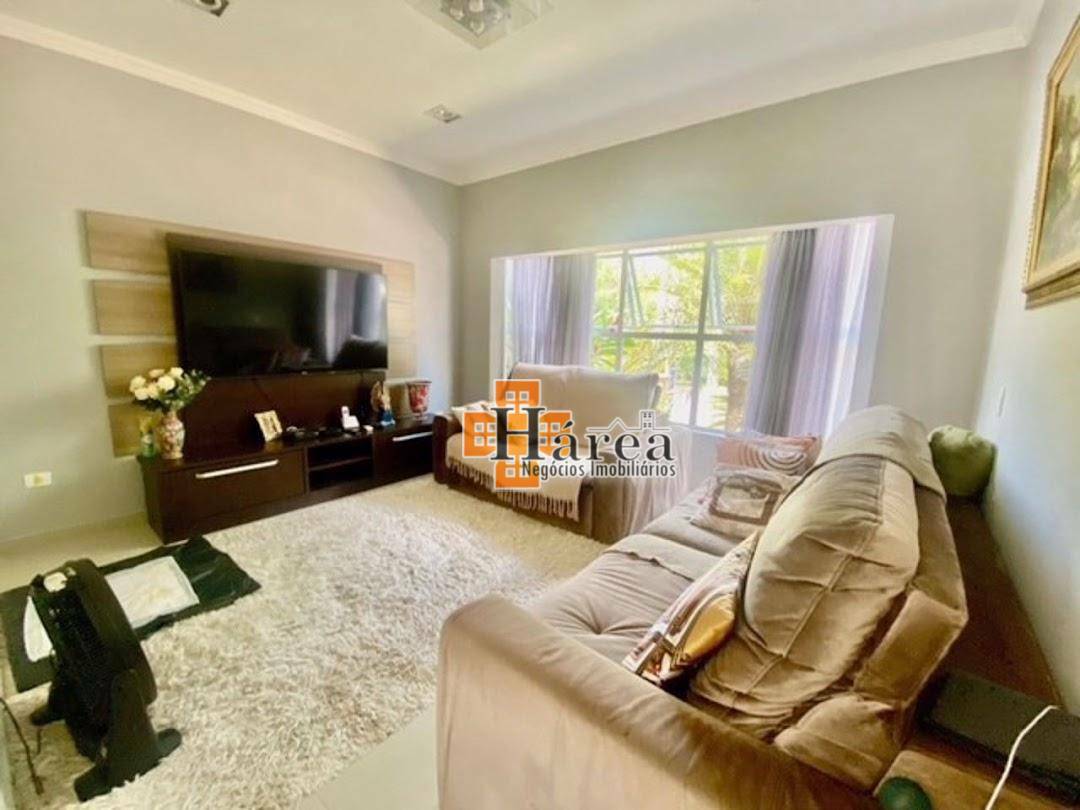 Sobrado à venda com 3 quartos, 257m² - Foto 1