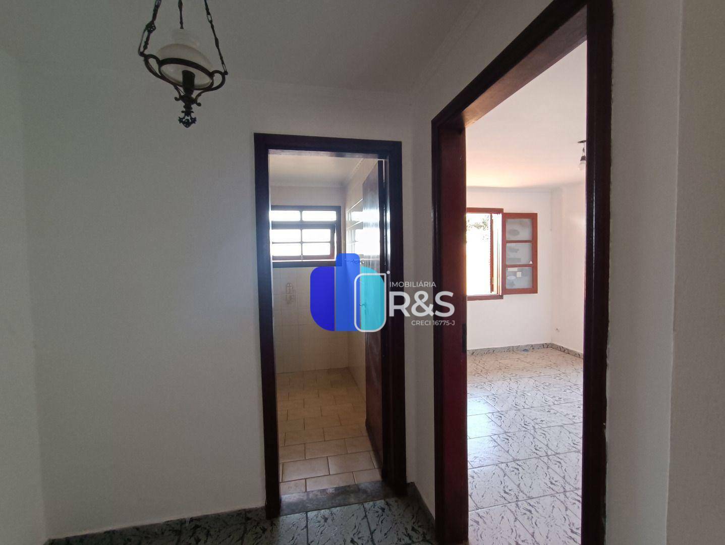 Casa para alugar com 3 quartos, 210m² - Foto 17