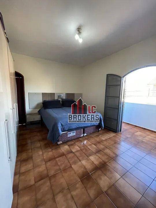 Casa para alugar com 3 quartos, 130m² - Foto 4