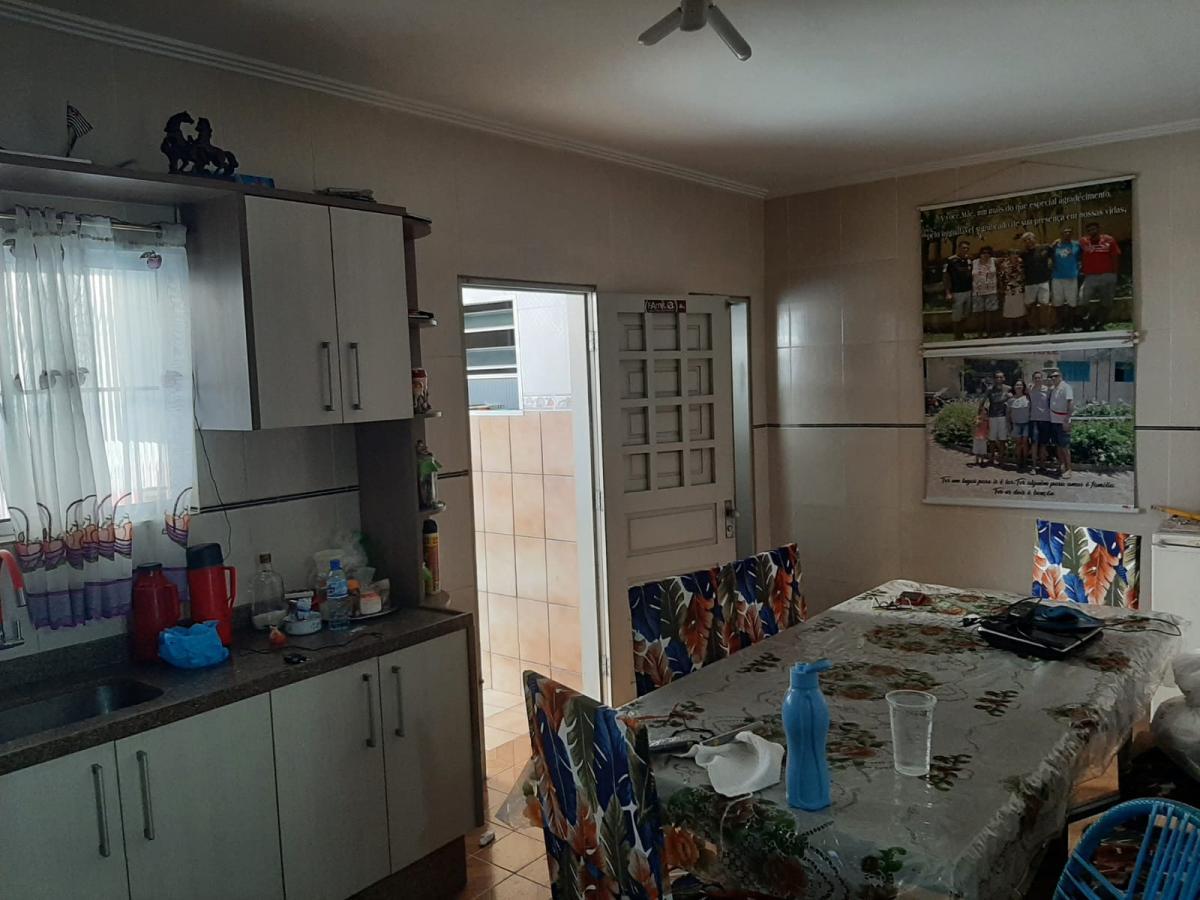 Casa à venda com 4 quartos, 200m² - Foto 6