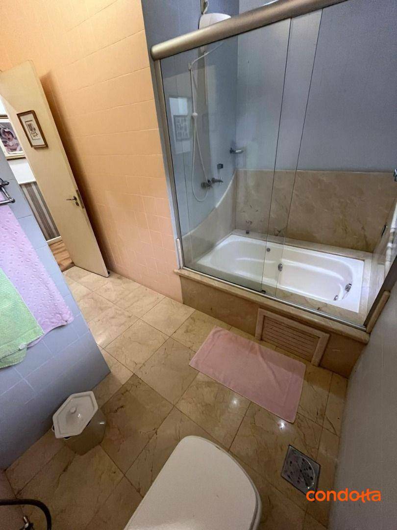 Casa para alugar com 4 quartos, 221m² - Foto 14