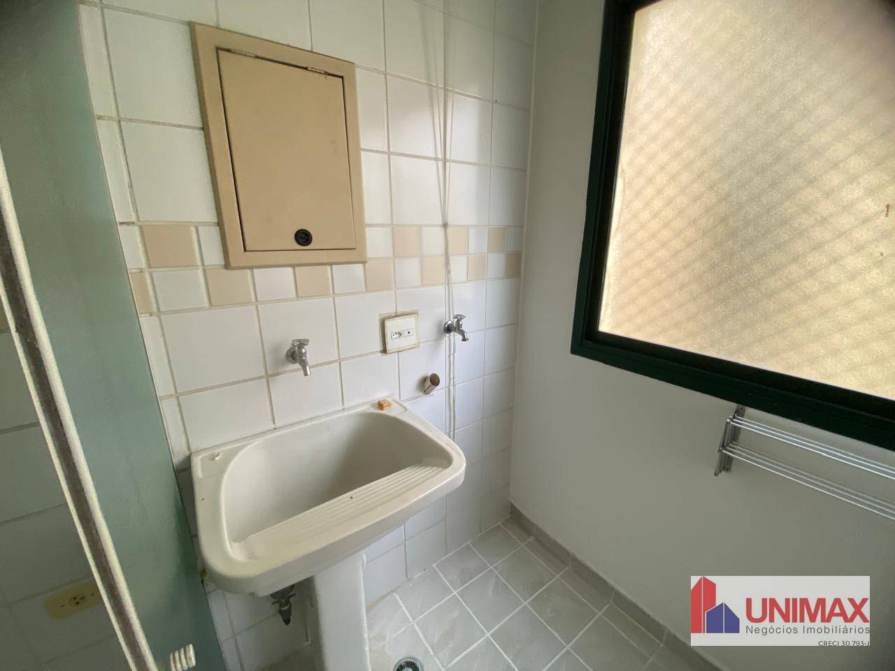 Apartamento para alugar com 2 quartos, 65m² - Foto 13