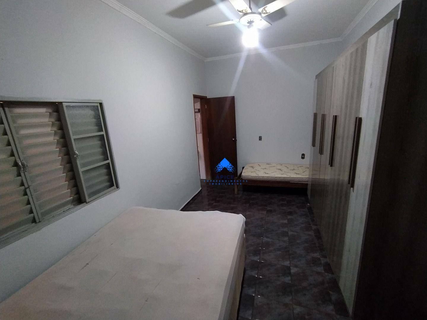 Casa para alugar com 3 quartos, 160m² - Foto 5