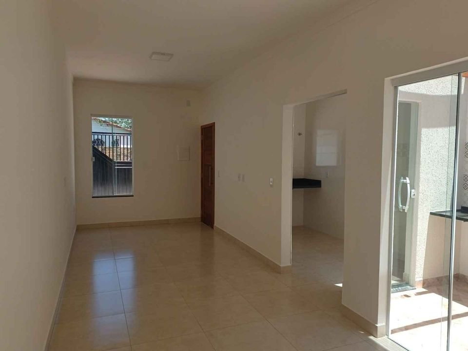 Casa à venda com 2 quartos, 150m² - Foto 3