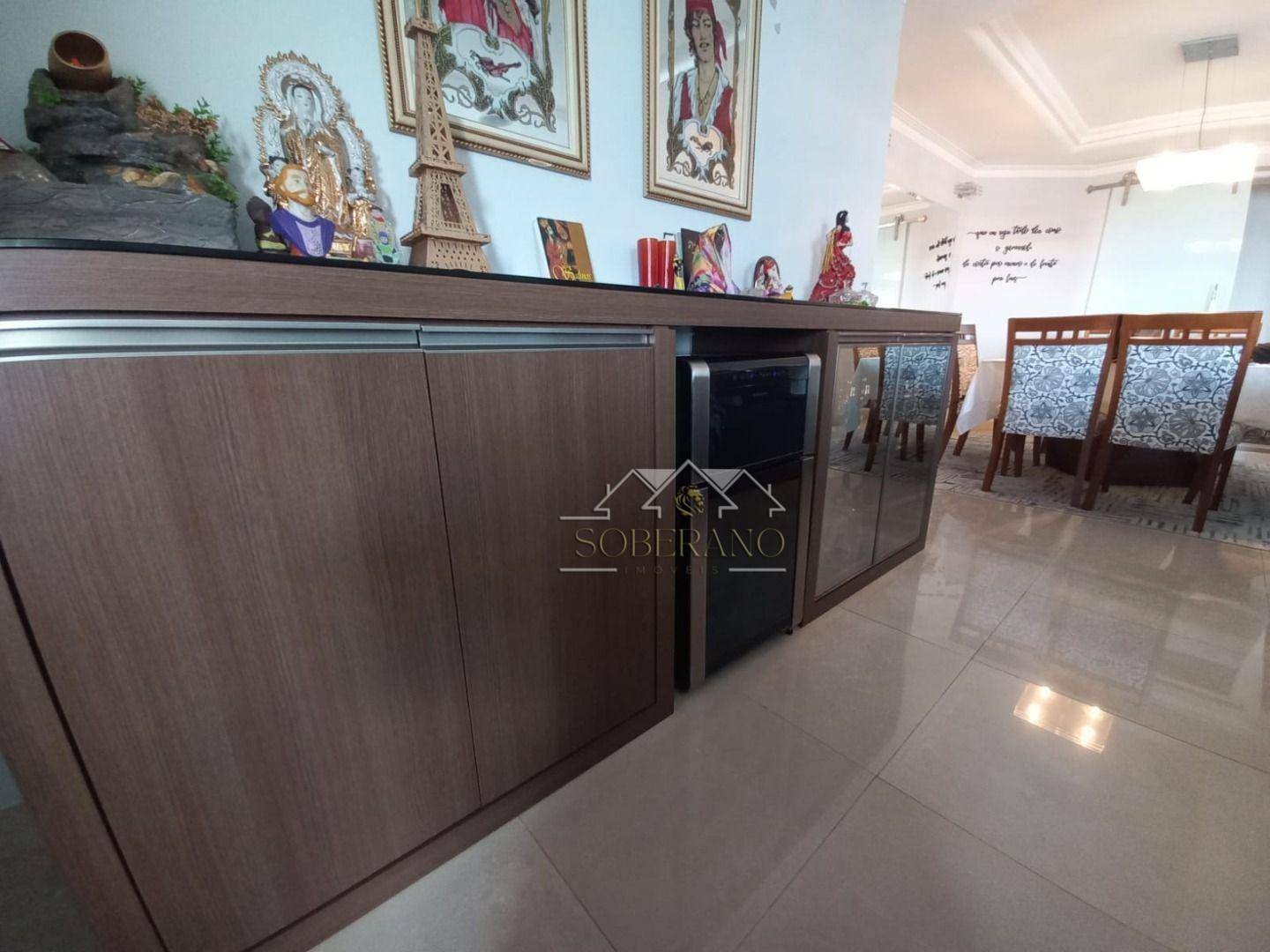 Apartamento à venda com 3 quartos, 198m² - Foto 8