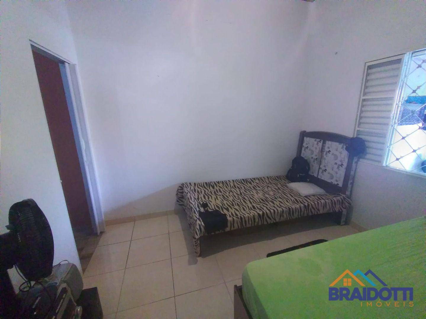 Casa à venda com 3 quartos, 200m² - Foto 5