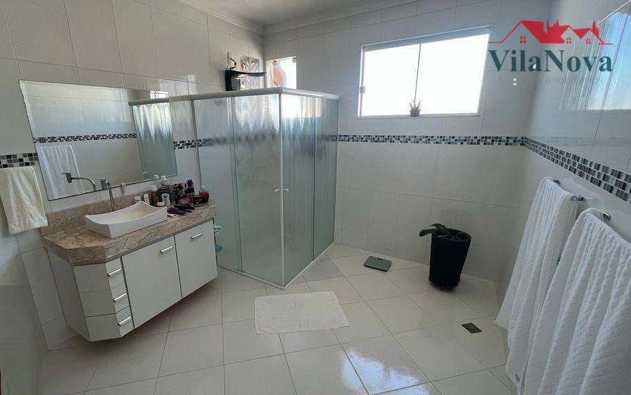 Casa à venda com 3 quartos, 264m² - Foto 17
