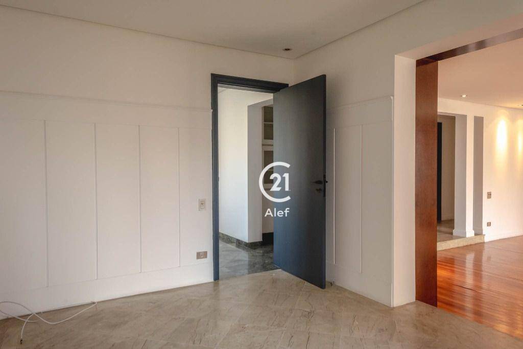 Apartamento para alugar com 4 quartos, 245m² - Foto 18