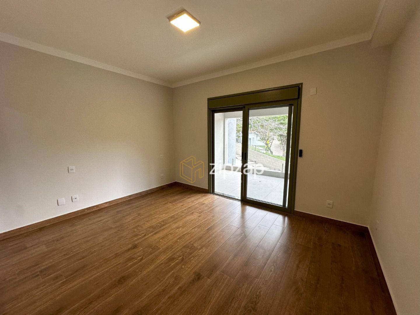 Casa à venda com 4 quartos, 300m² - Foto 12