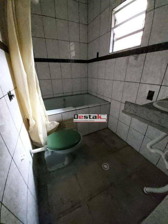 Sobrado à venda com 2 quartos, 200m² - Foto 25