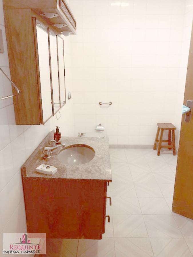 Casa para alugar com 3 quartos, 261m² - Foto 27