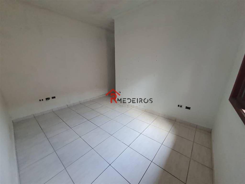 Casa à venda com 2 quartos, 68m² - Foto 3