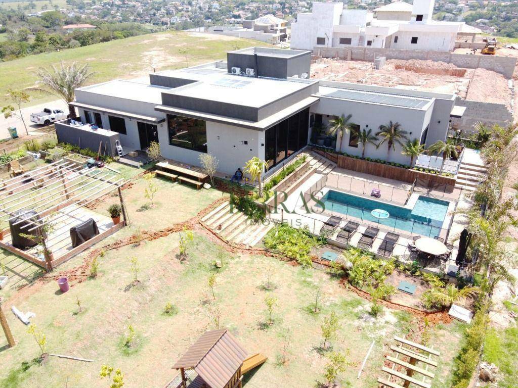 Casa de Condomínio à venda com 3 quartos, 360m² - Foto 2