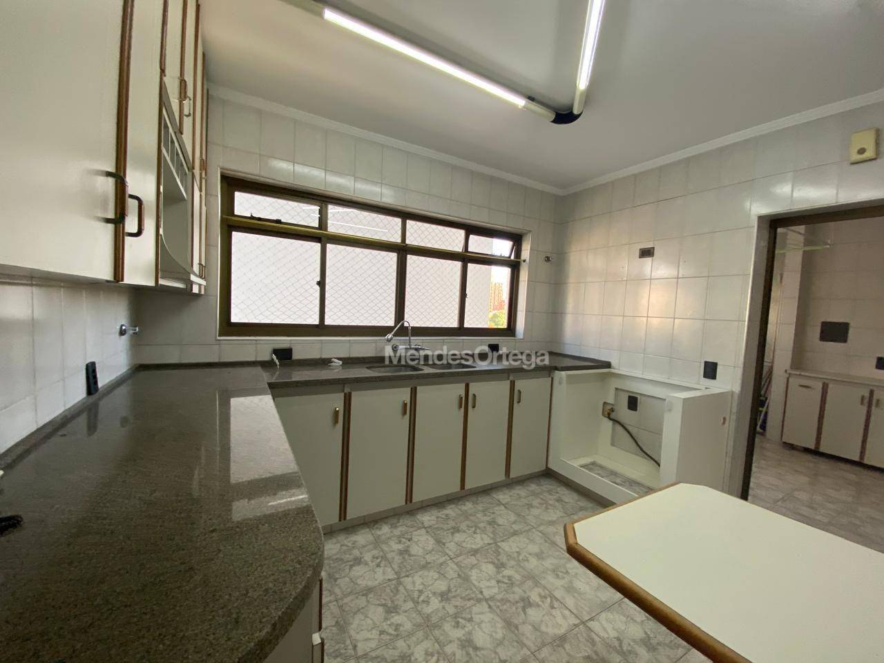 Apartamento para alugar com 3 quartos, 206m² - Foto 26