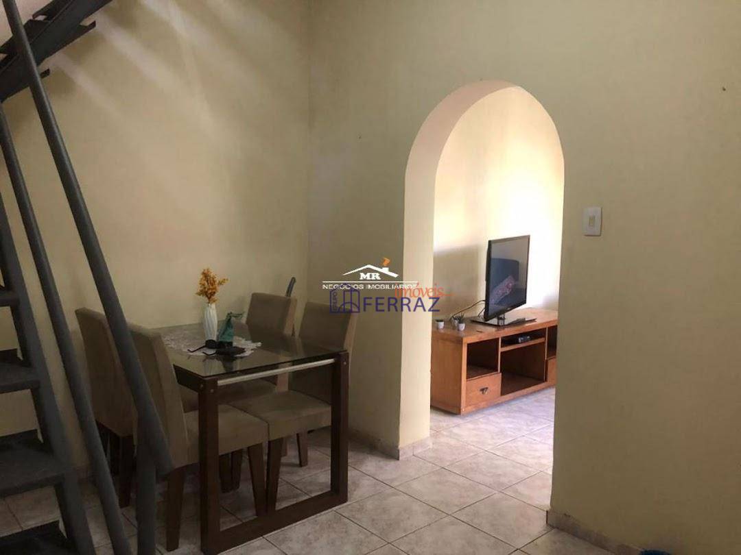 Casa à venda com 4 quartos, 90m² - Foto 2