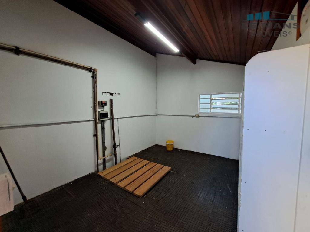 Chácara à venda com 2 quartos, 318m² - Foto 32