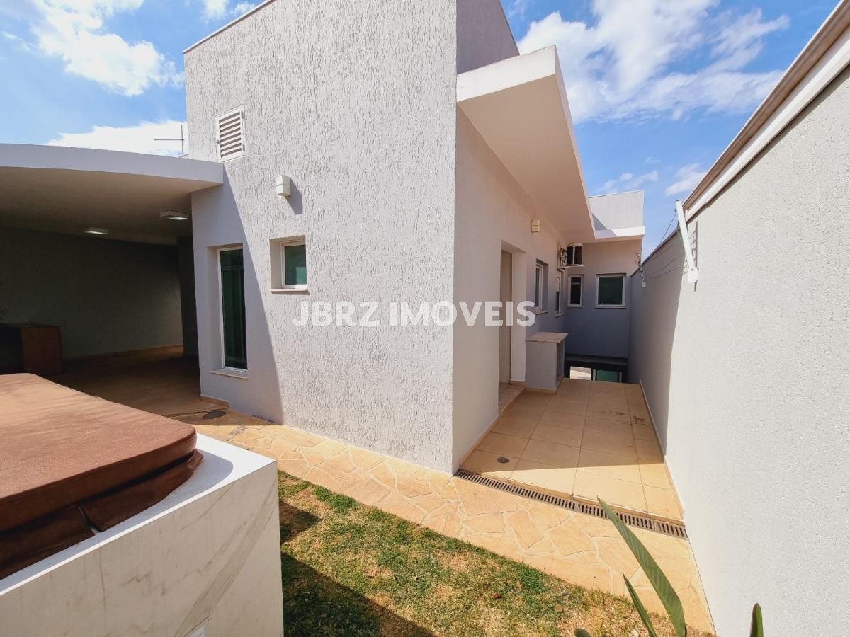 Casa para alugar com 3 quartos, 208m² - Foto 29