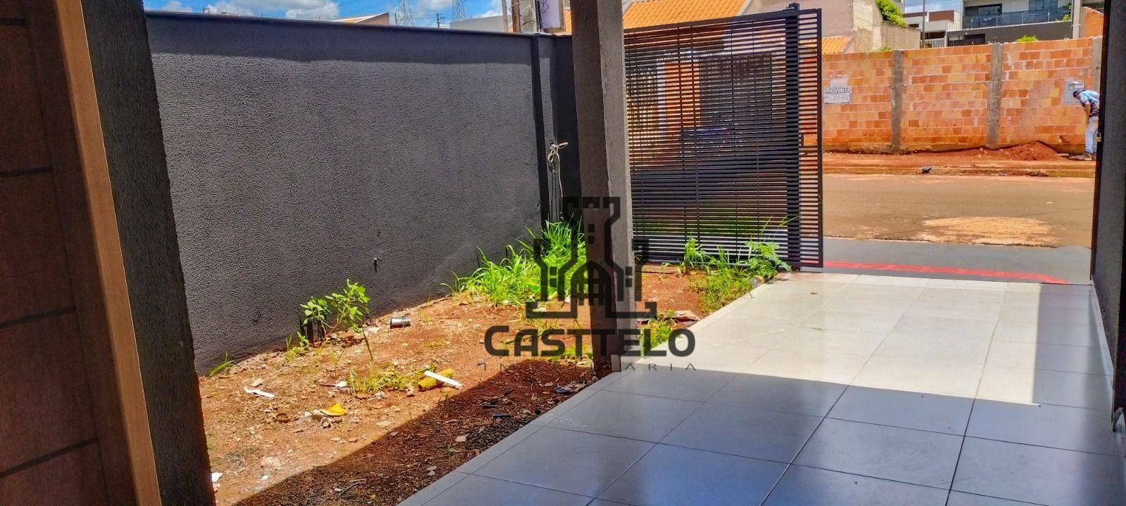 Casa à venda com 2 quartos, 70m² - Foto 2