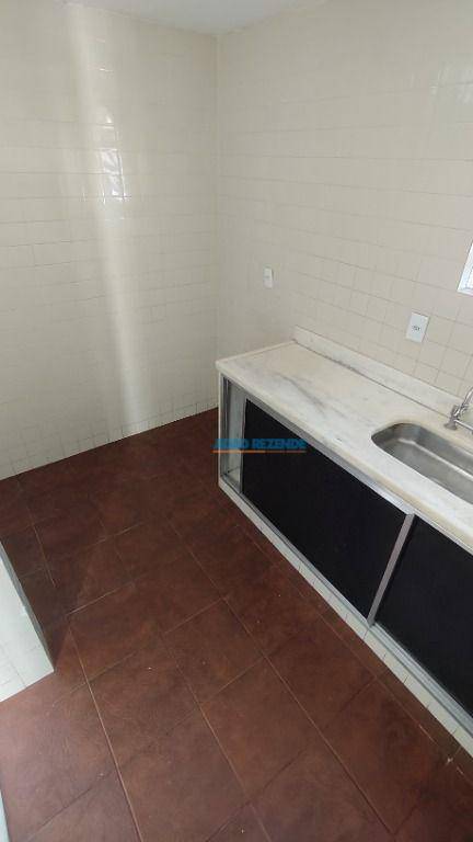 Casa à venda com 3 quartos, 93m² - Foto 11