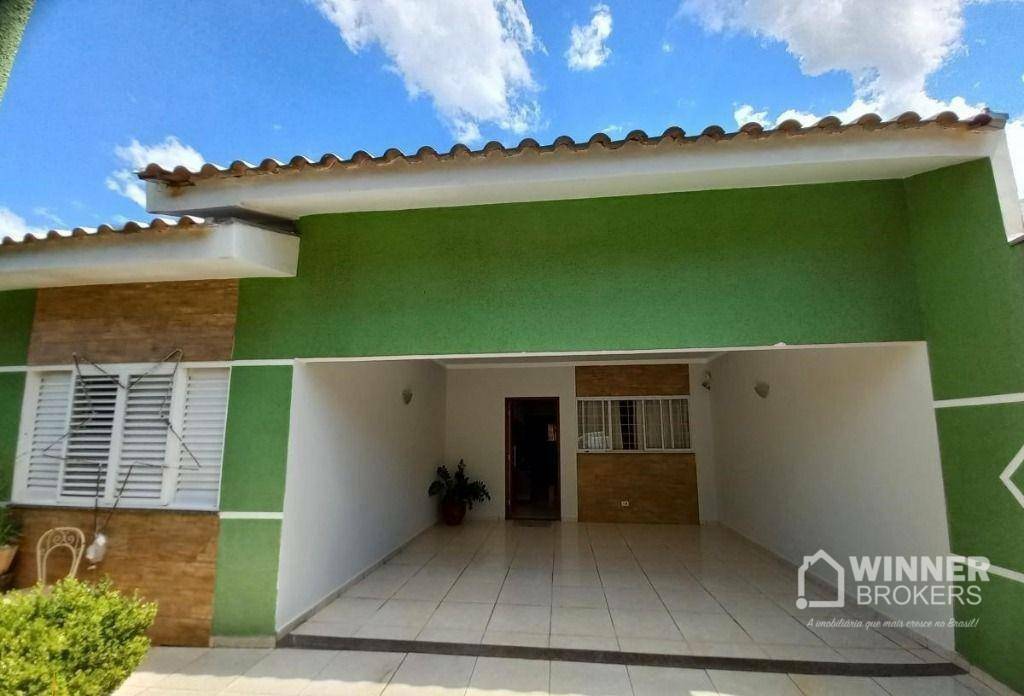 Casa à venda com 3 quartos, 220m² - Foto 2