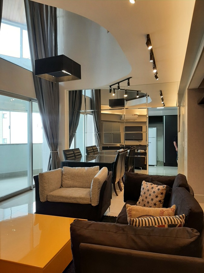 Apartamento à venda com 1 quarto, 187m² - Foto 2