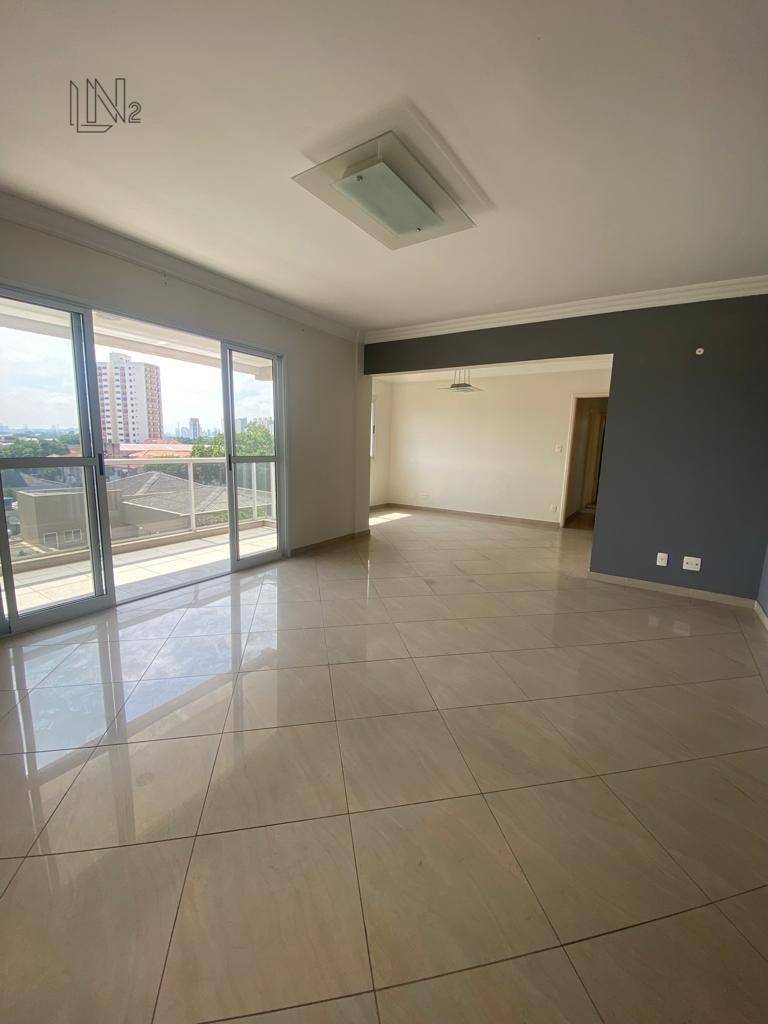 Apartamento à venda com 3 quartos, 121m² - Foto 2