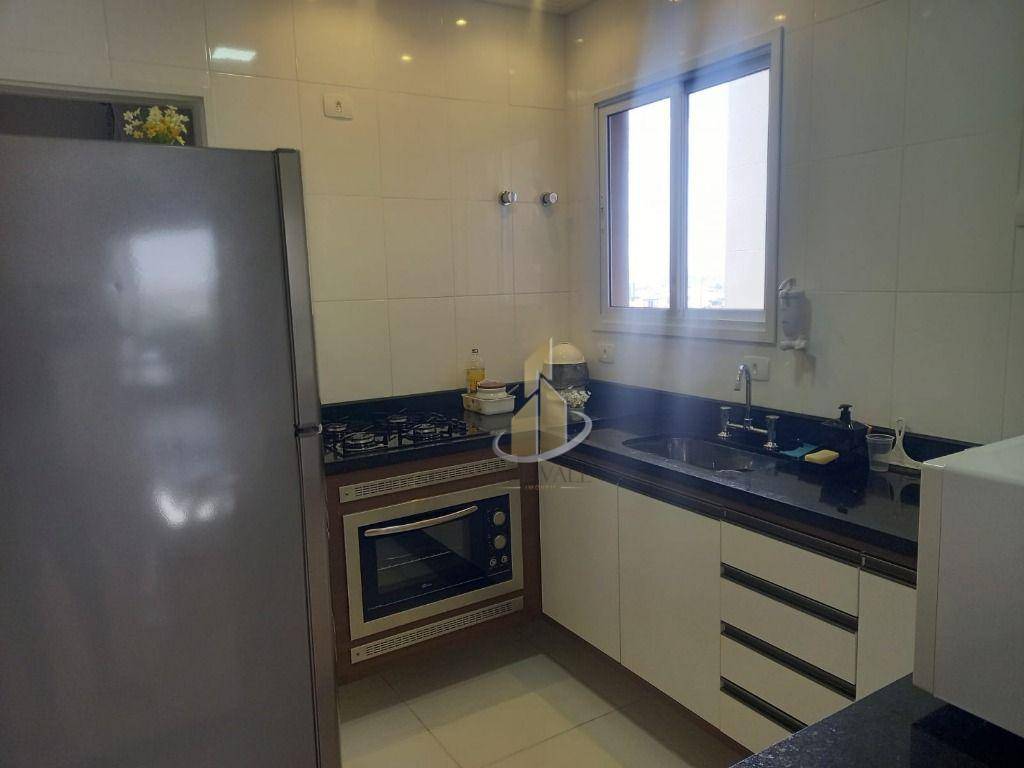 Apartamento para alugar com 2 quartos, 75m² - Foto 12