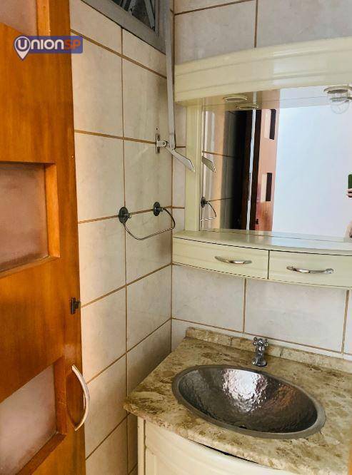 Apartamento à venda com 2 quartos, 84m² - Foto 4