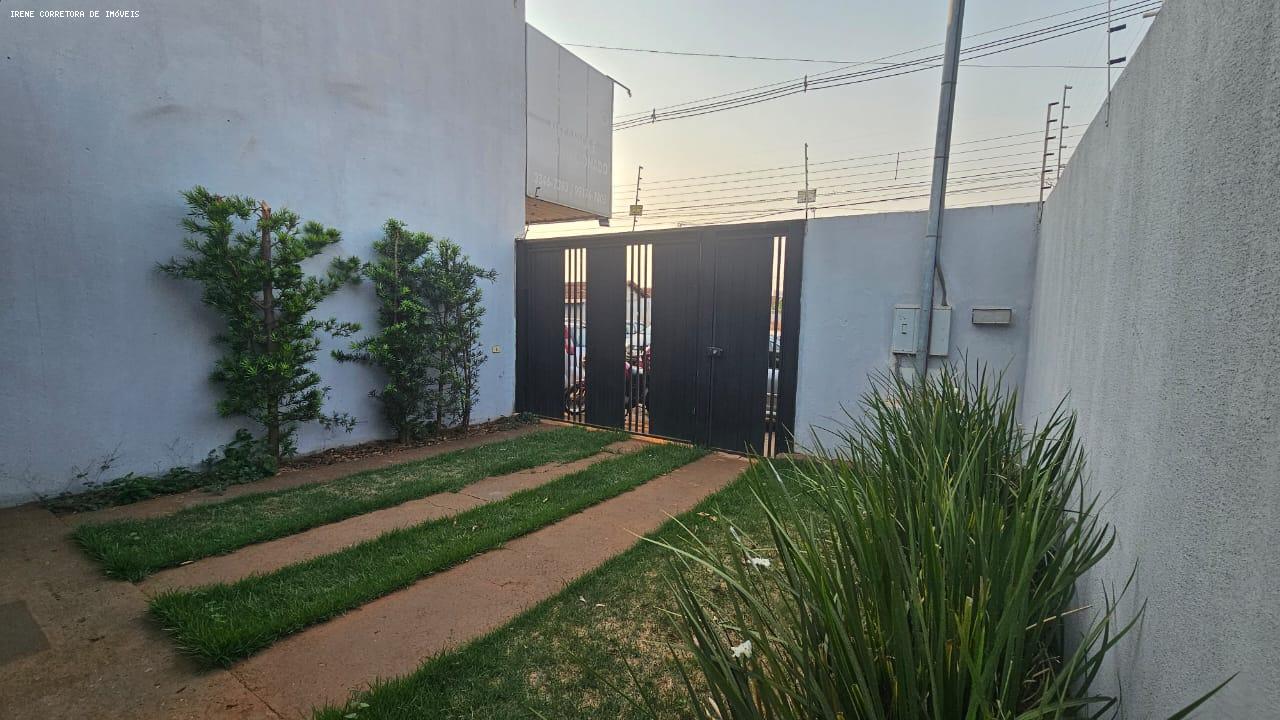 Casa à venda com 2 quartos, 125m² - Foto 4