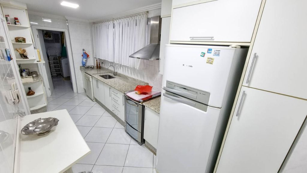 Apartamento à venda com 4 quartos, 140m² - Foto 22