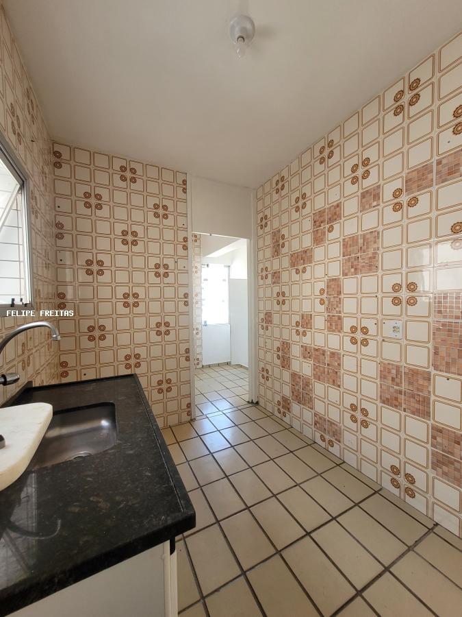 Apartamento à venda com 3 quartos, 76m² - Foto 1