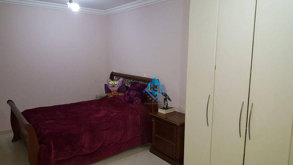 Apartamento à venda com 4 quartos, 200m² - Foto 17