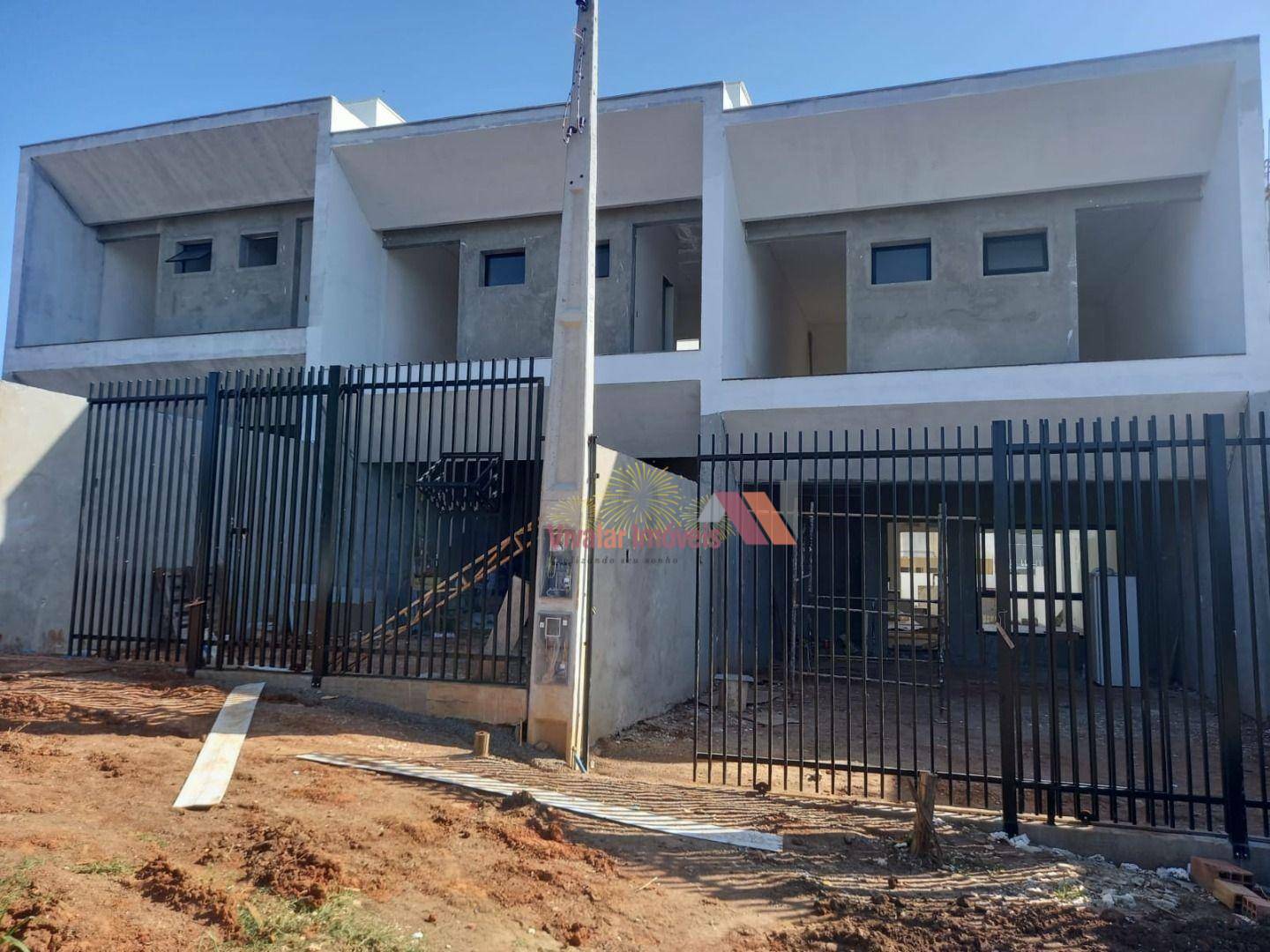 Sobrado à venda com 3 quartos, 175m² - Foto 1