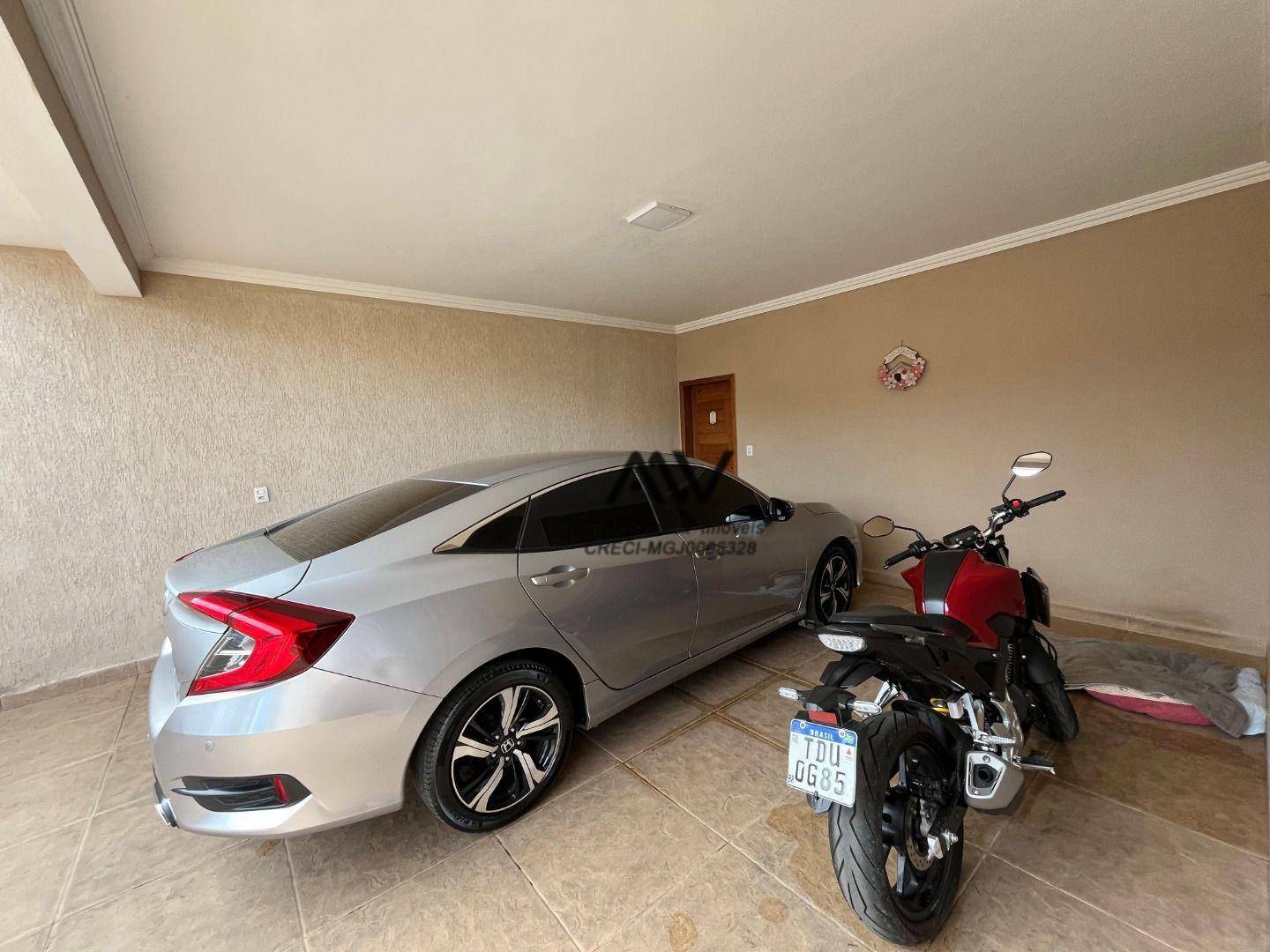 Casa à venda com 4 quartos, 344m² - Foto 6