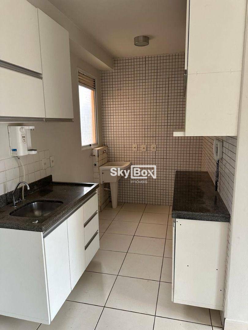 Apartamento à venda com 3 quartos, 74m² - Foto 2