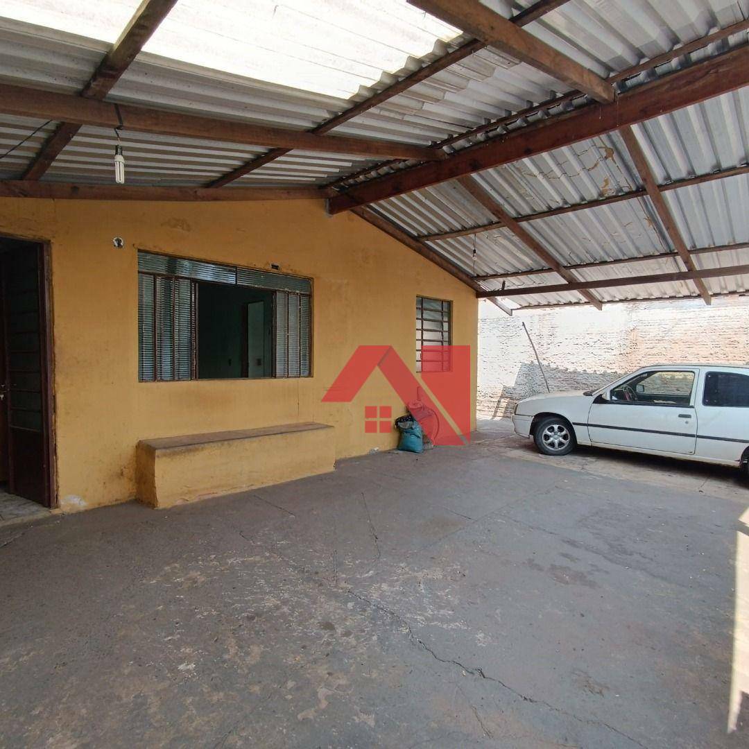 Casa à venda com 3 quartos, 80m² - Foto 1