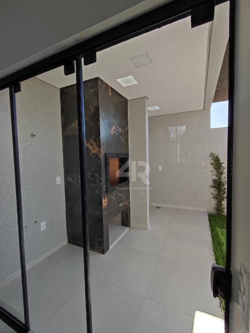 Casa à venda com 2 quartos, 60m² - Foto 12