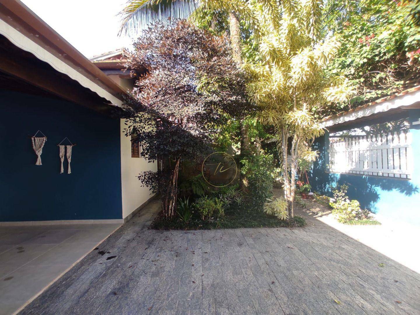 Casa à venda com 6 quartos, 200m² - Foto 28