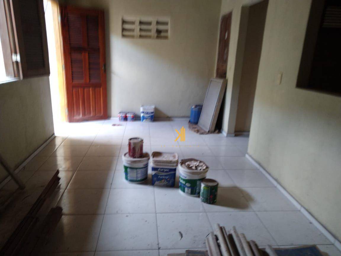 Casa à venda com 4 quartos, 215m² - Foto 14