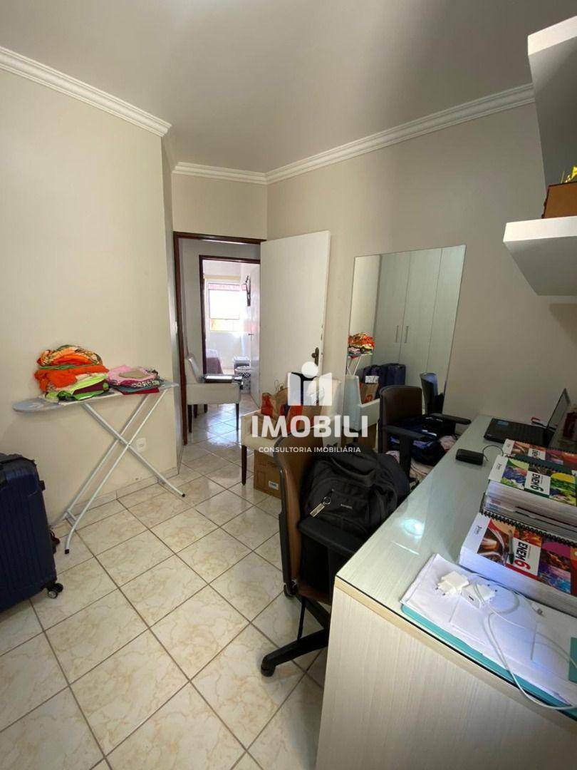 Apartamento à venda com 3 quartos, 76m² - Foto 12