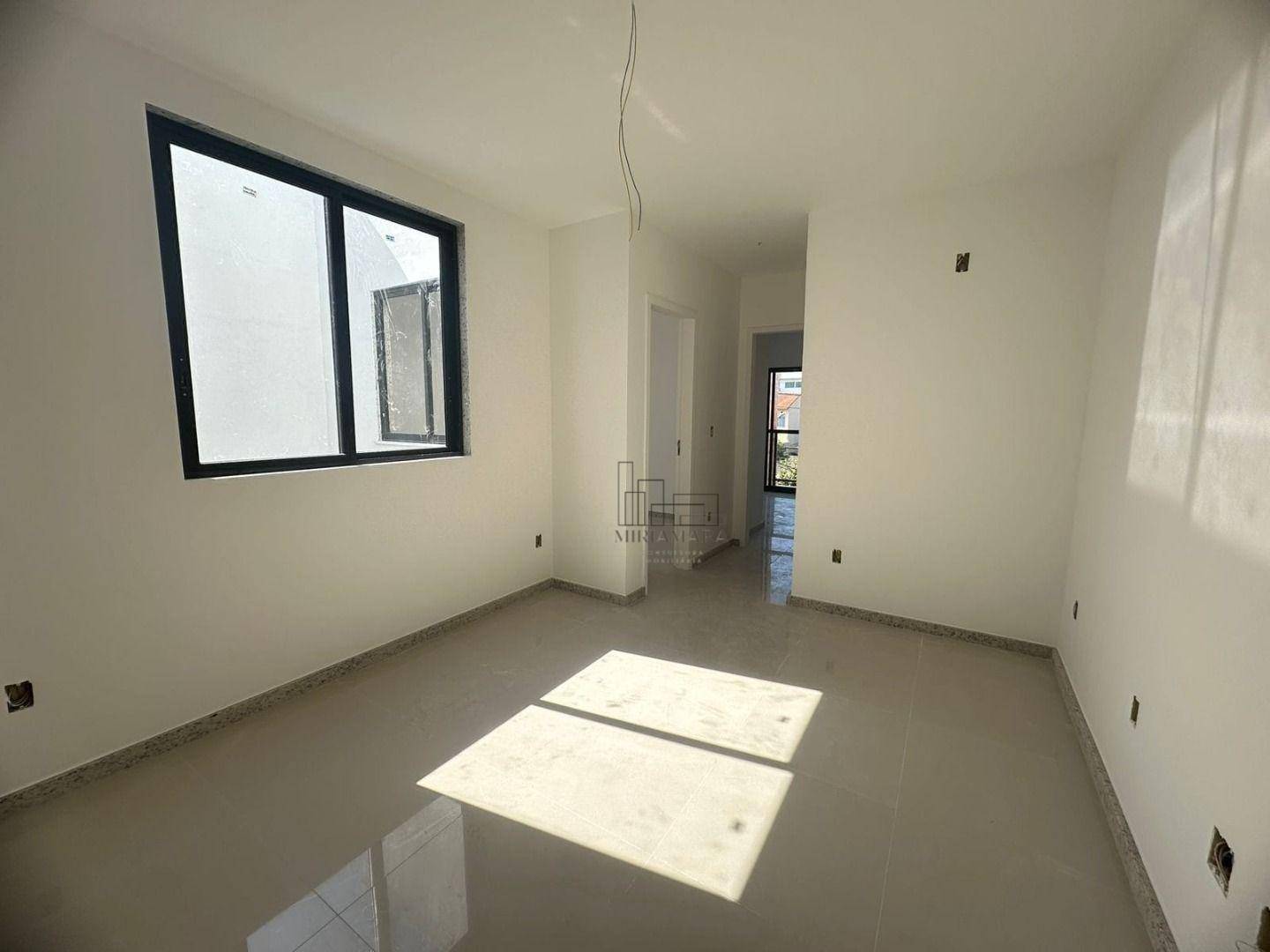 Apartamento à venda com 2 quartos, 70m² - Foto 2