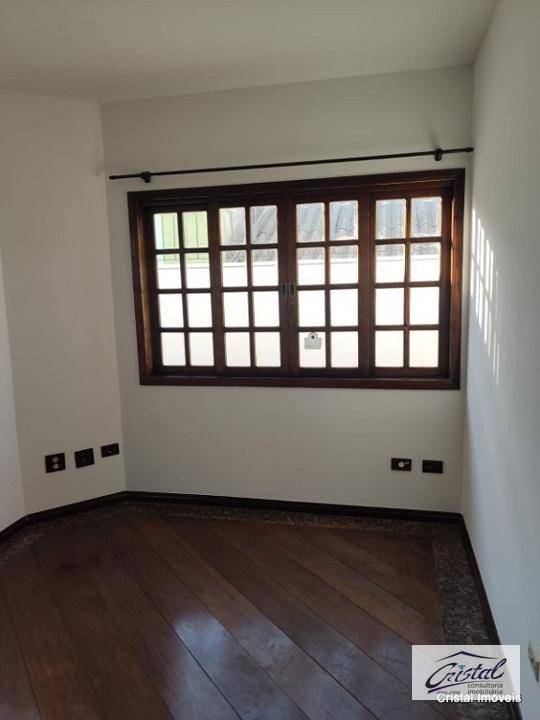 Casa à venda e aluguel com 8 quartos, 270m² - Foto 8