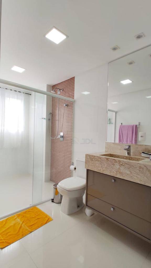 Apartamento à venda com 4 quartos, 202m² - Foto 18