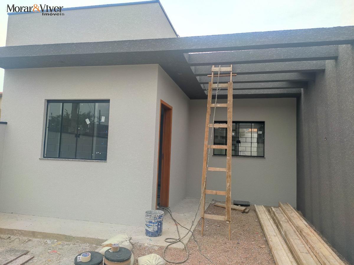 Casa à venda com 3 quartos, 70m² - Foto 1