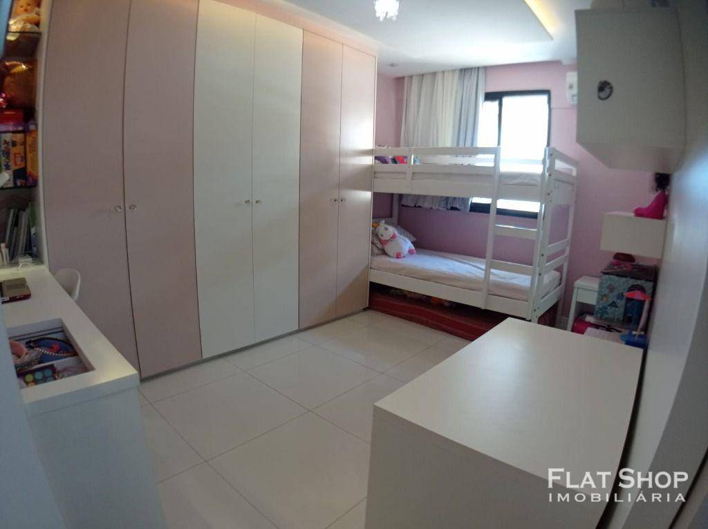 Apartamento à venda com 3 quartos, 151m² - Foto 25