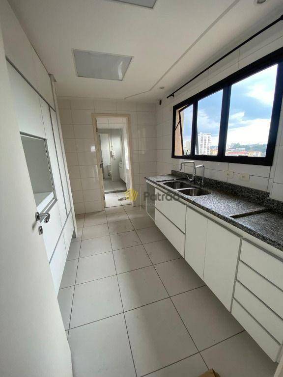 Apartamento à venda com 3 quartos, 138m² - Foto 6